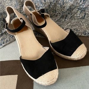Cute black espadrille